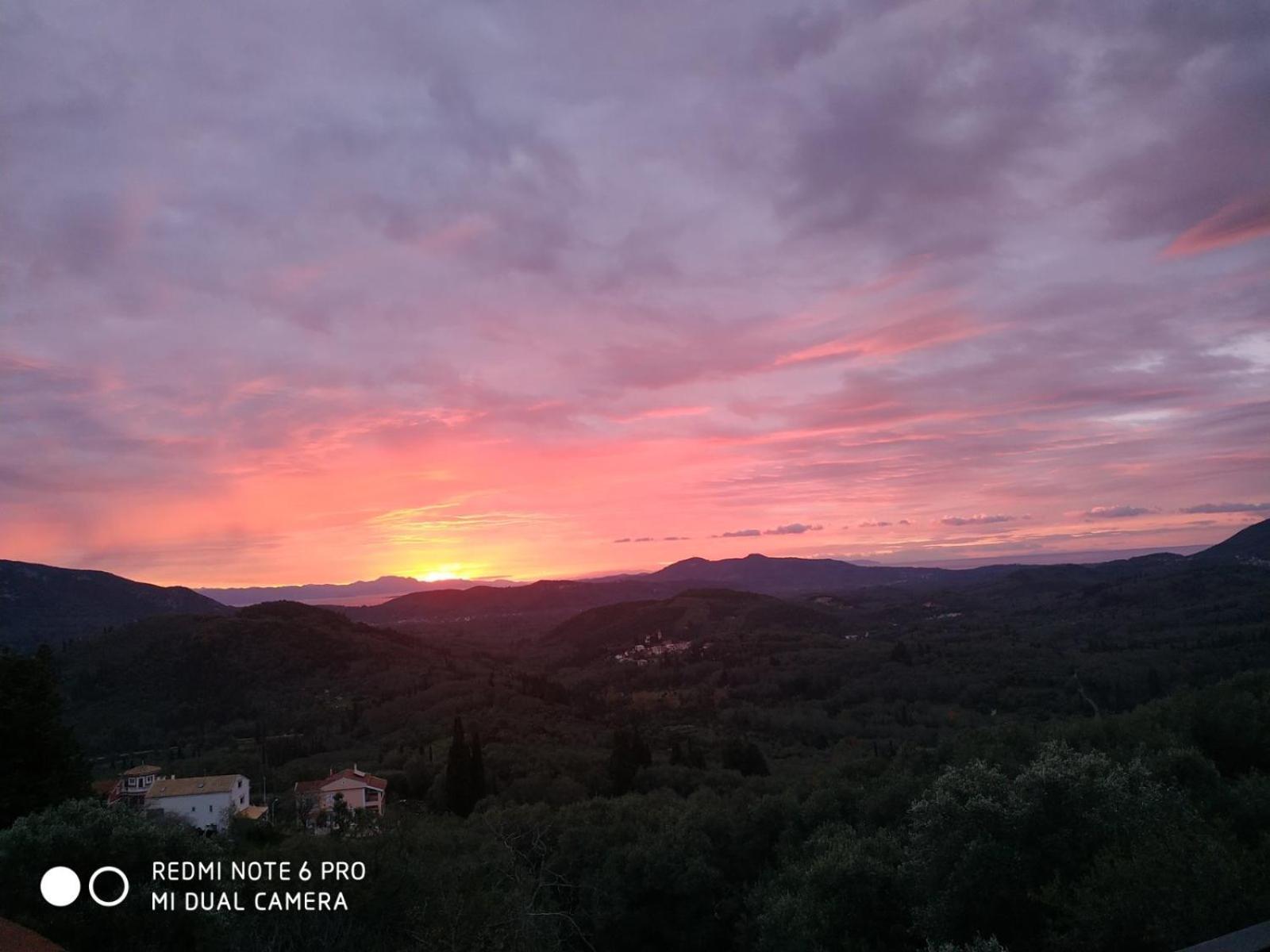 Billy'S Breathtaking View Cozy Cottage Kato Pavliana Exterior photo